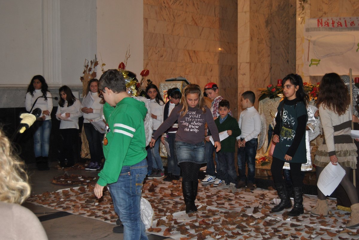 26-12-2012-recita-bimbi-00060.JPG