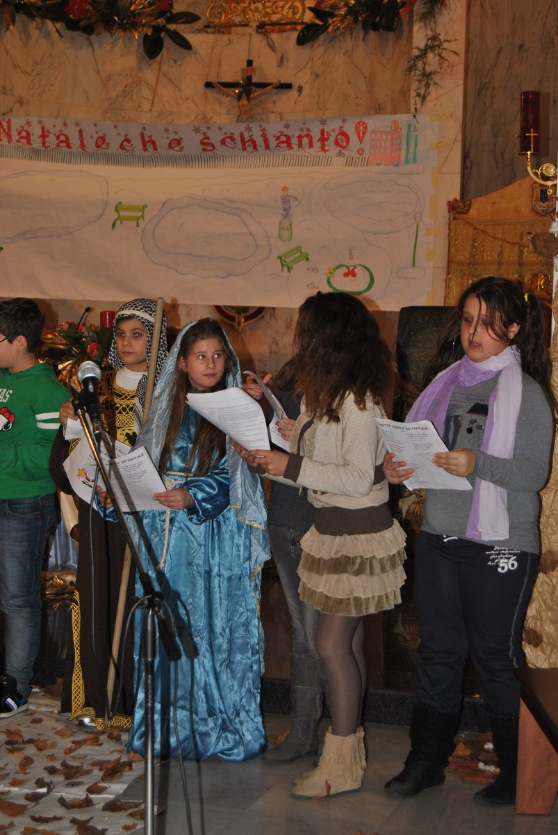 26-12-2012-recita-bimbi-00068.JPG