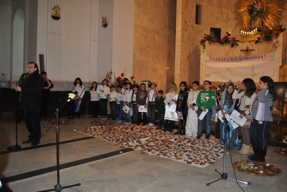26-12-2012-recita-bimbi-00071.JPG