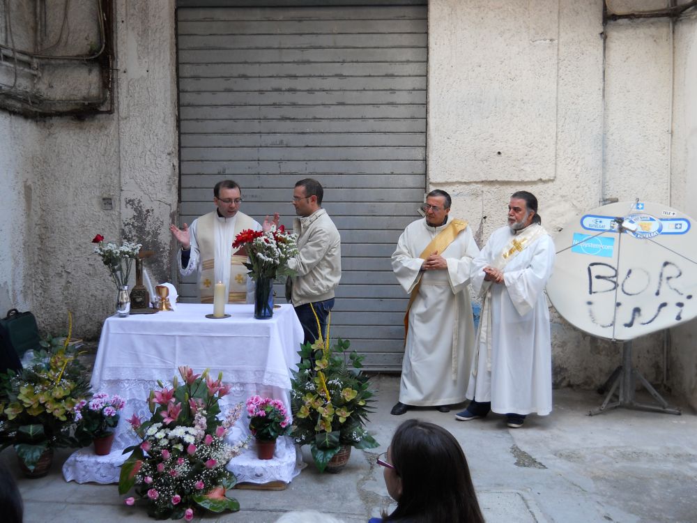 30-04-2012-benedizione-case-00001
