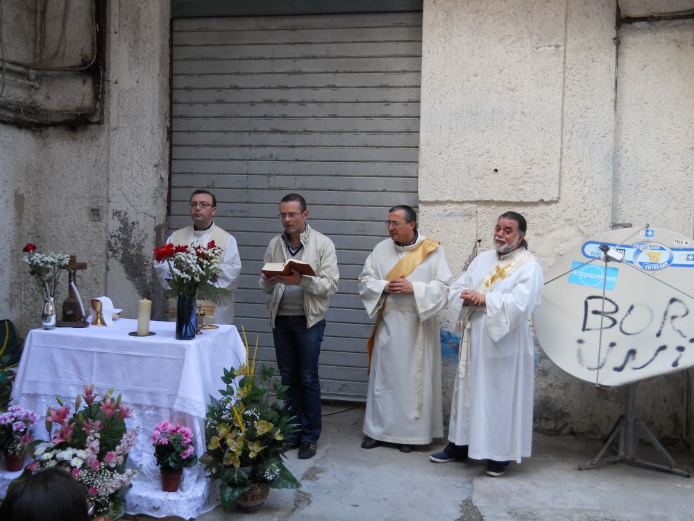 30-04-2012-benedizione-case-00003