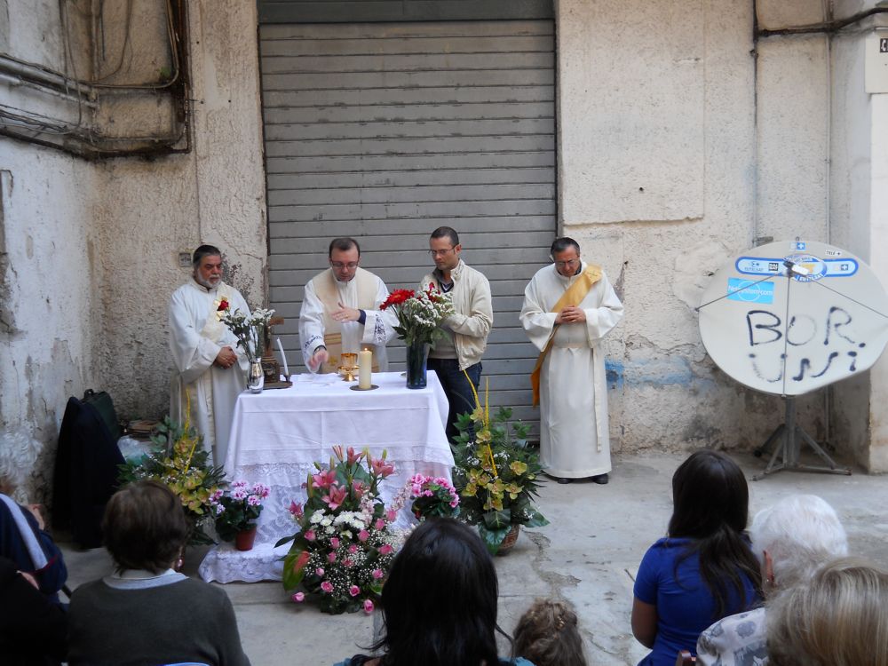 30-04-2012-benedizione-case-00013