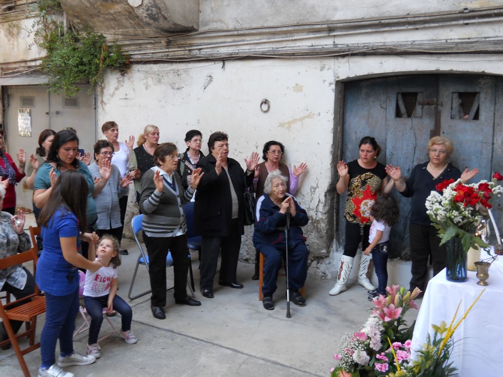 30-04-2012-benedizione-case-00020