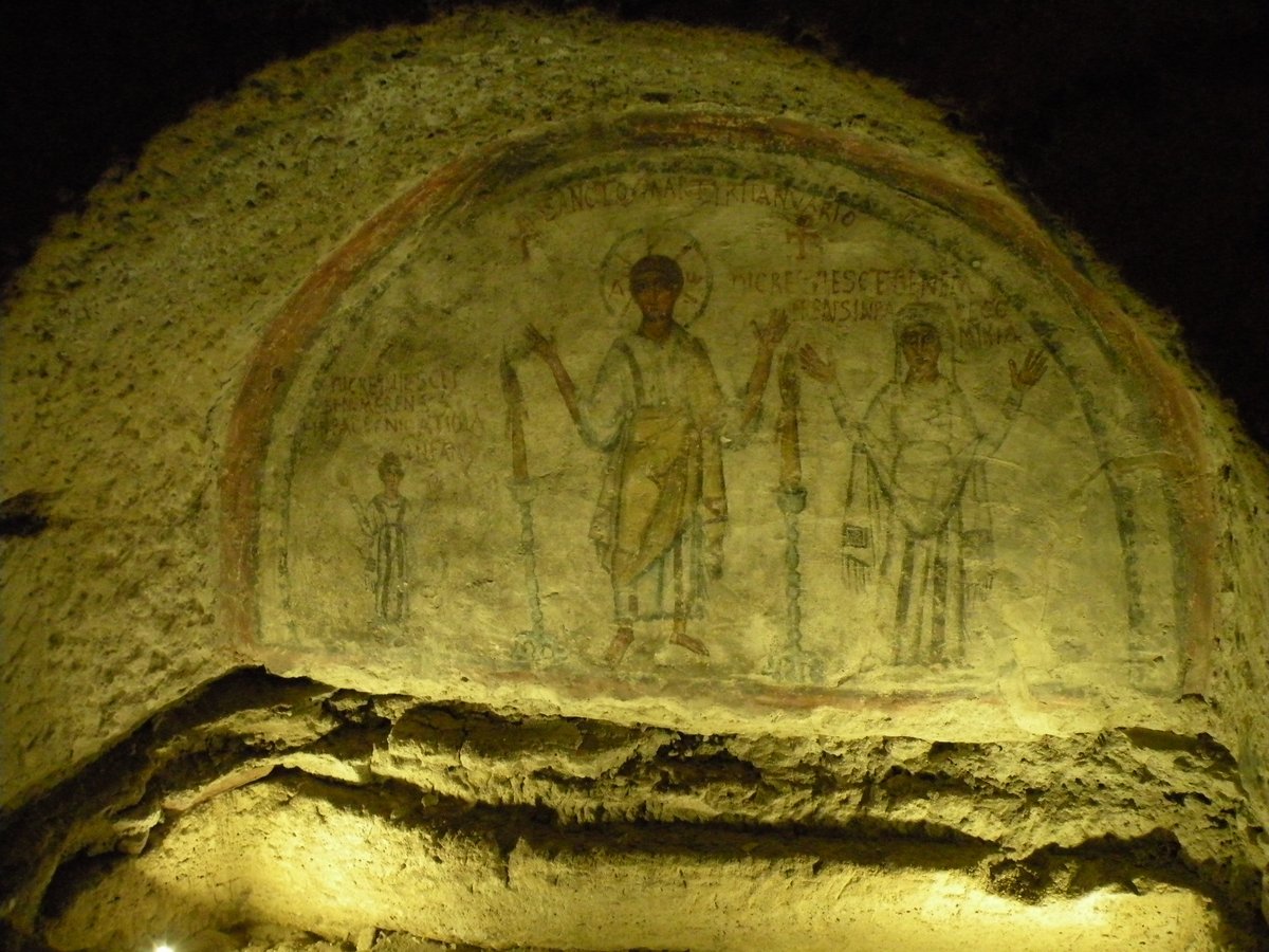 09-02-2013-catacombe-san-gennaro-00010.JPG