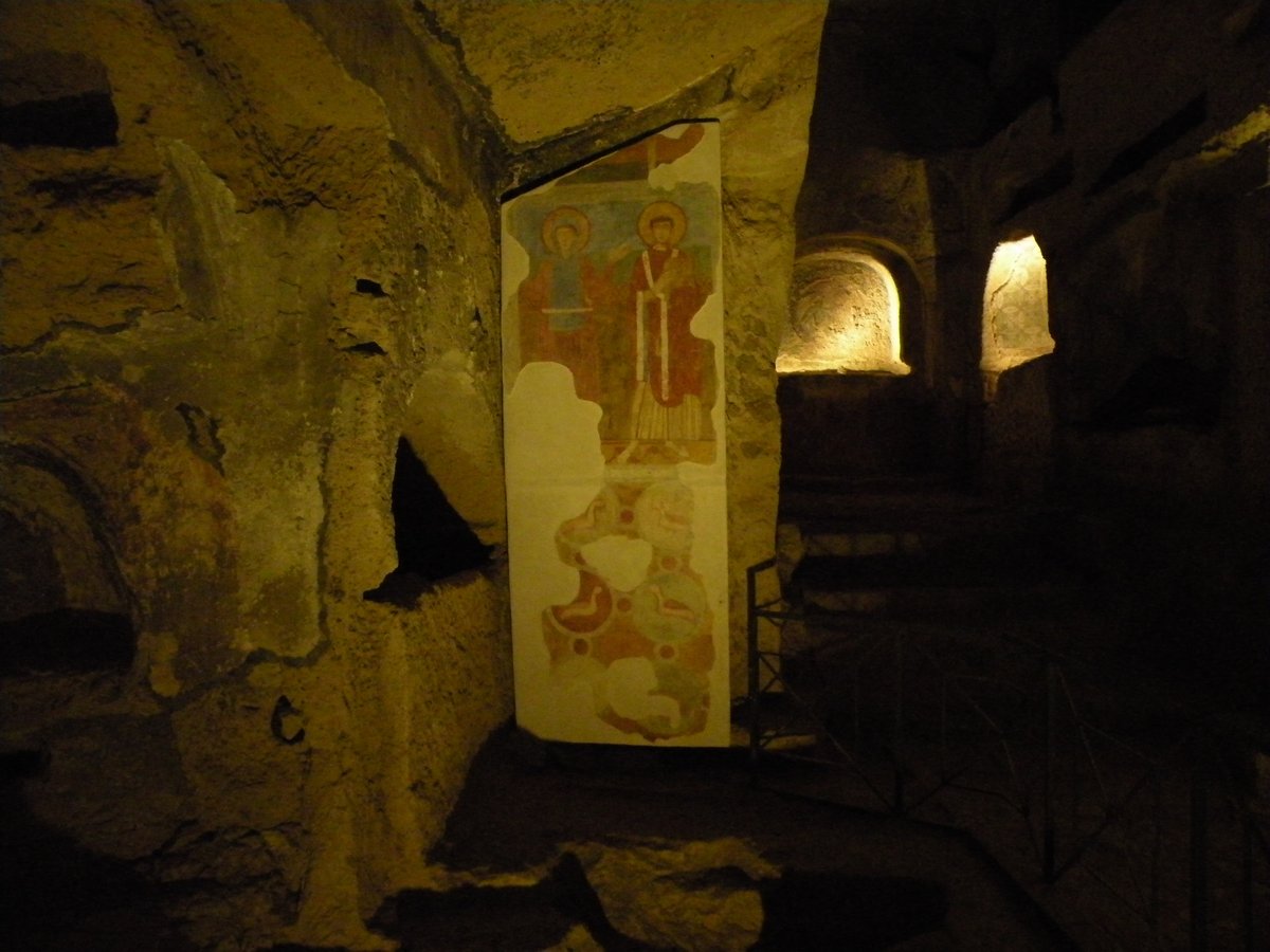 09-02-2013-catacombe-san-gennaro-00019.JPG