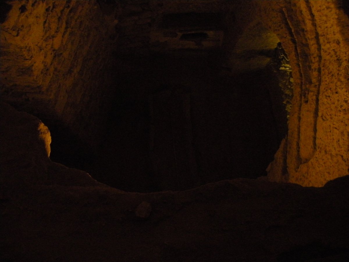 09-02-2013-catacombe-san-gennaro-00020.JPG