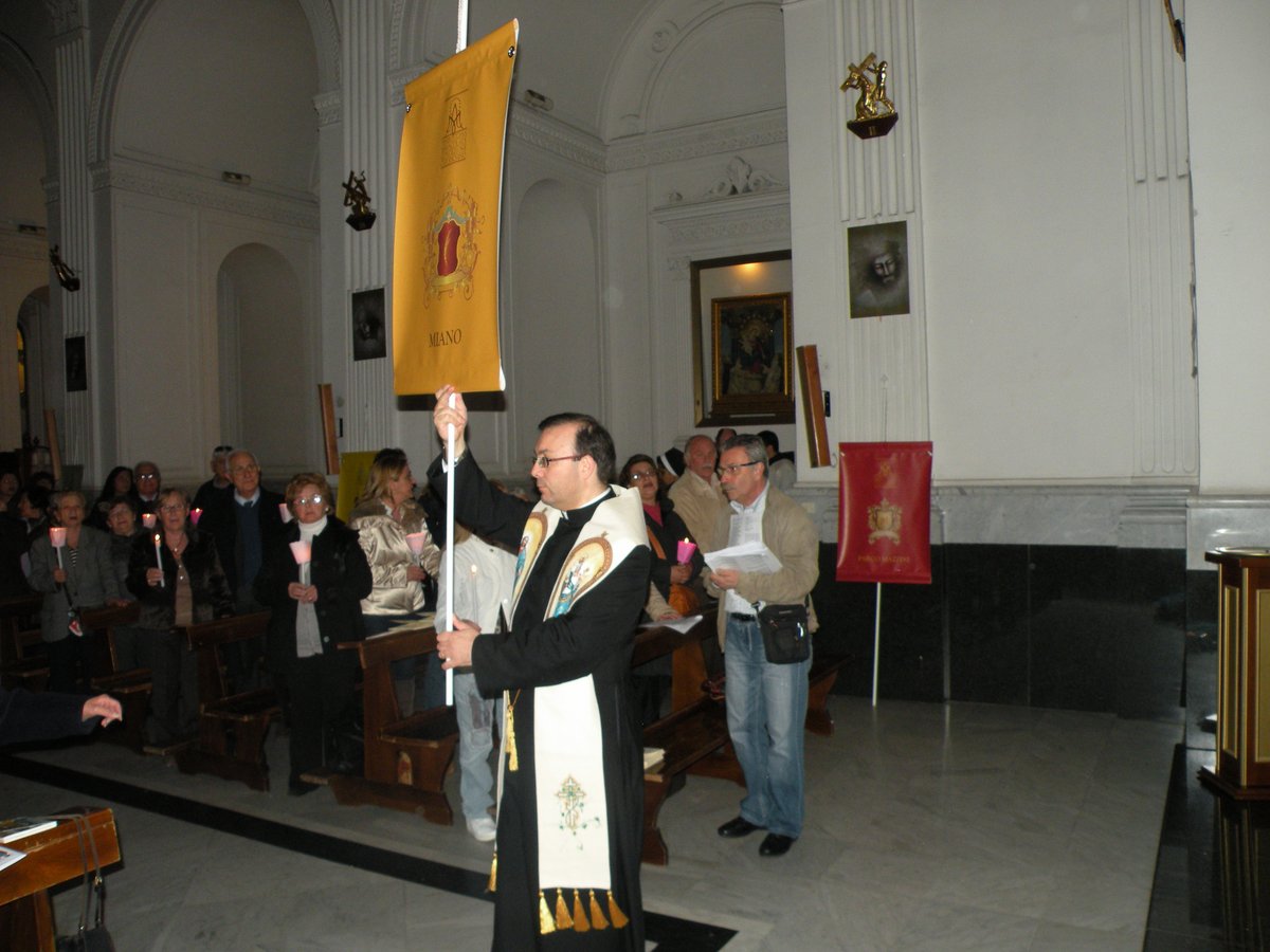 13-04-2013-veglia-mariana-00002.JPG