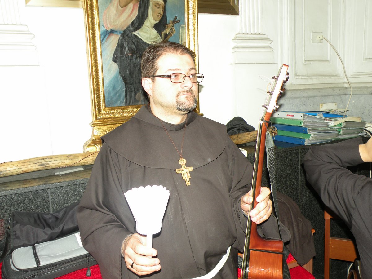 13-04-2013-veglia-mariana-00050.JPG