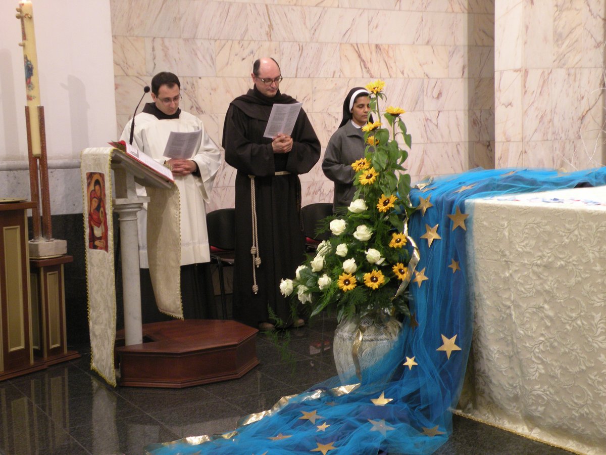 13-04-2013-veglia-mariana-00056.JPG