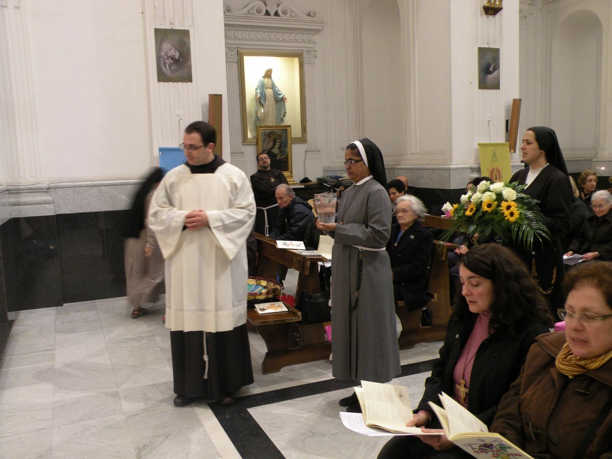 13-04-2013-veglia-mariana-00080.JPG