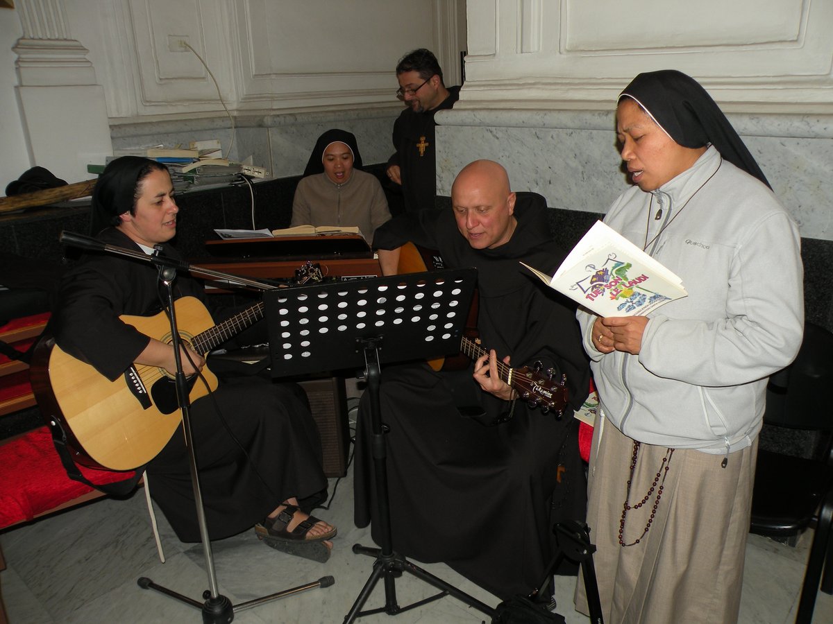 13-04-2013-veglia-mariana-00091.JPG