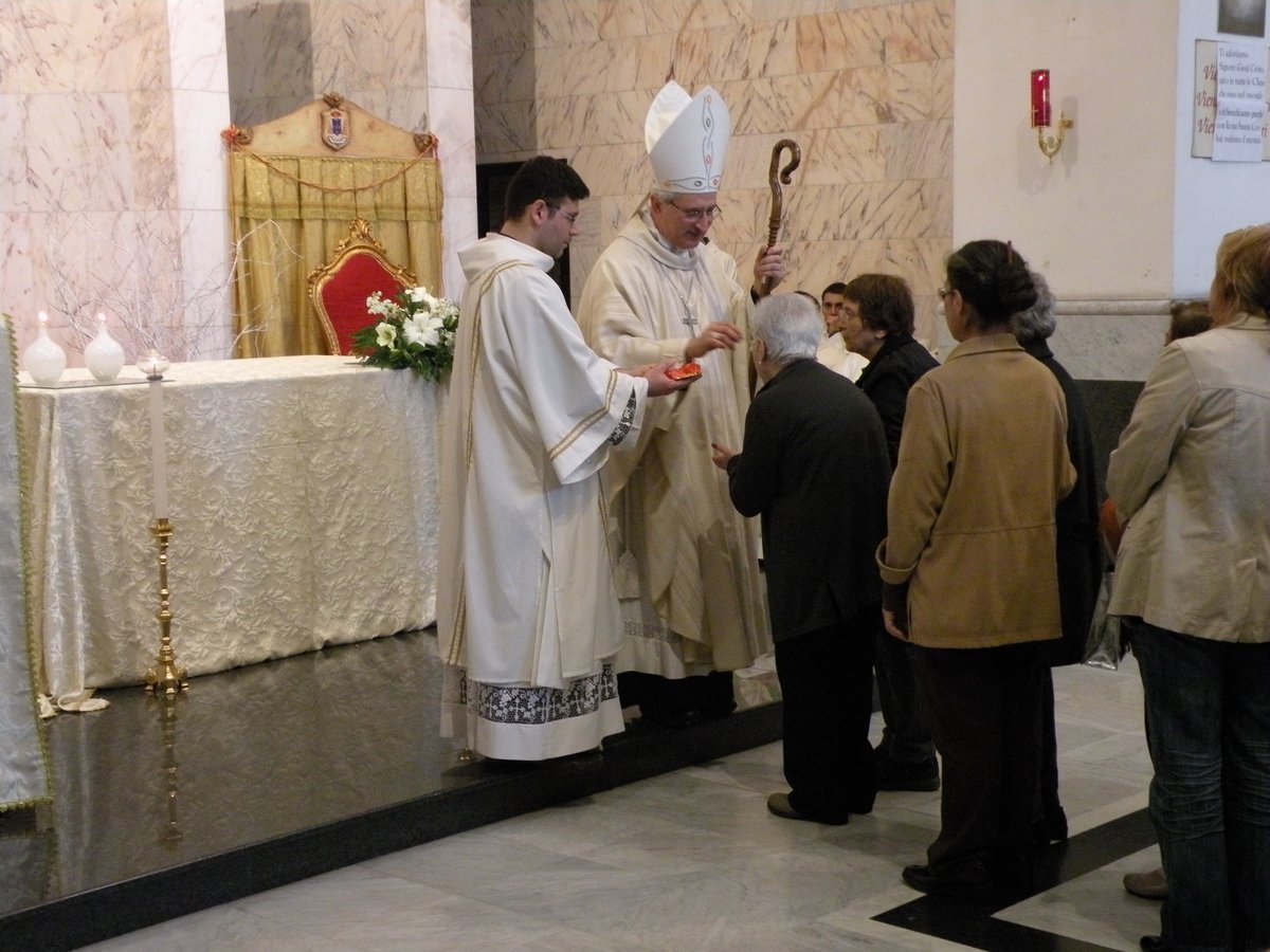 19-04-2013-unzione-malati-00010.JPG