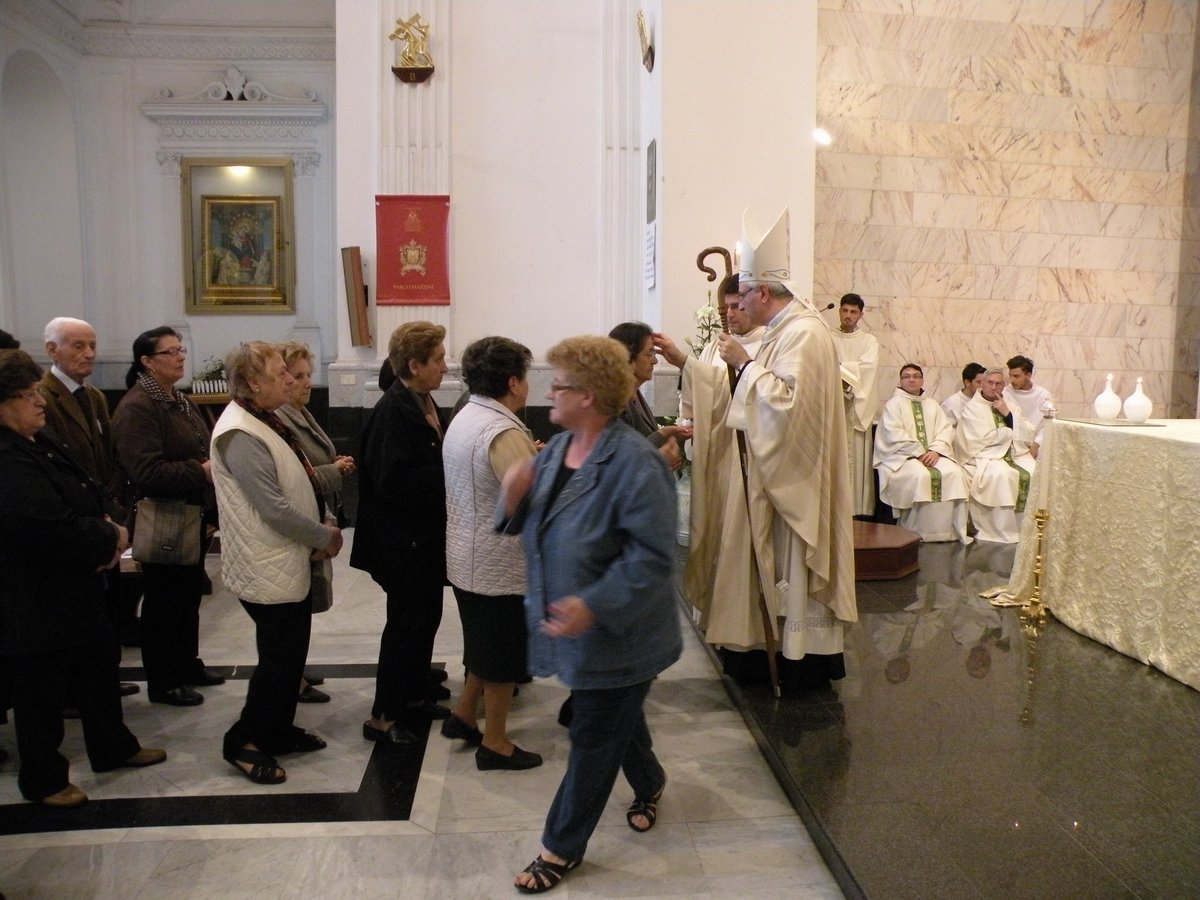 19-04-2013-unzione-malati-00015.JPG