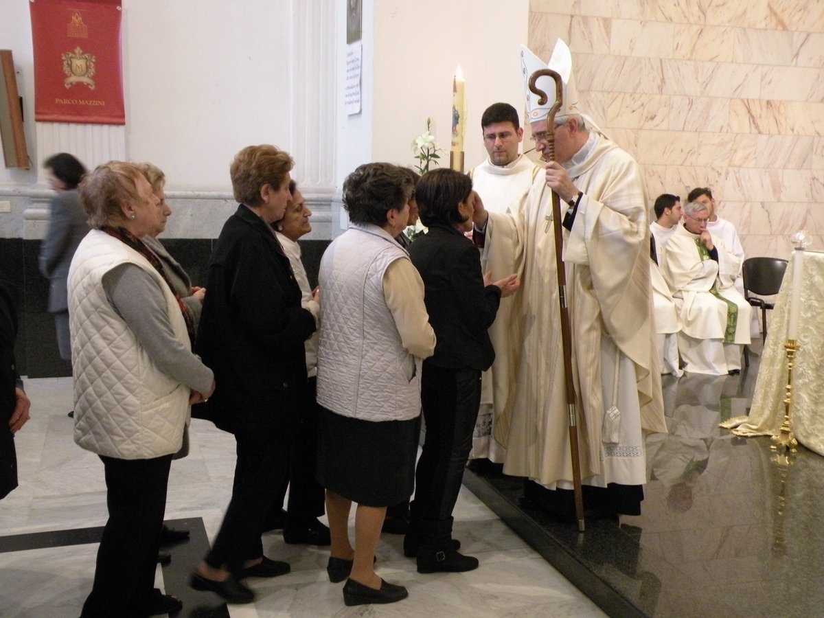 19-04-2013-unzione-malati-00016.JPG