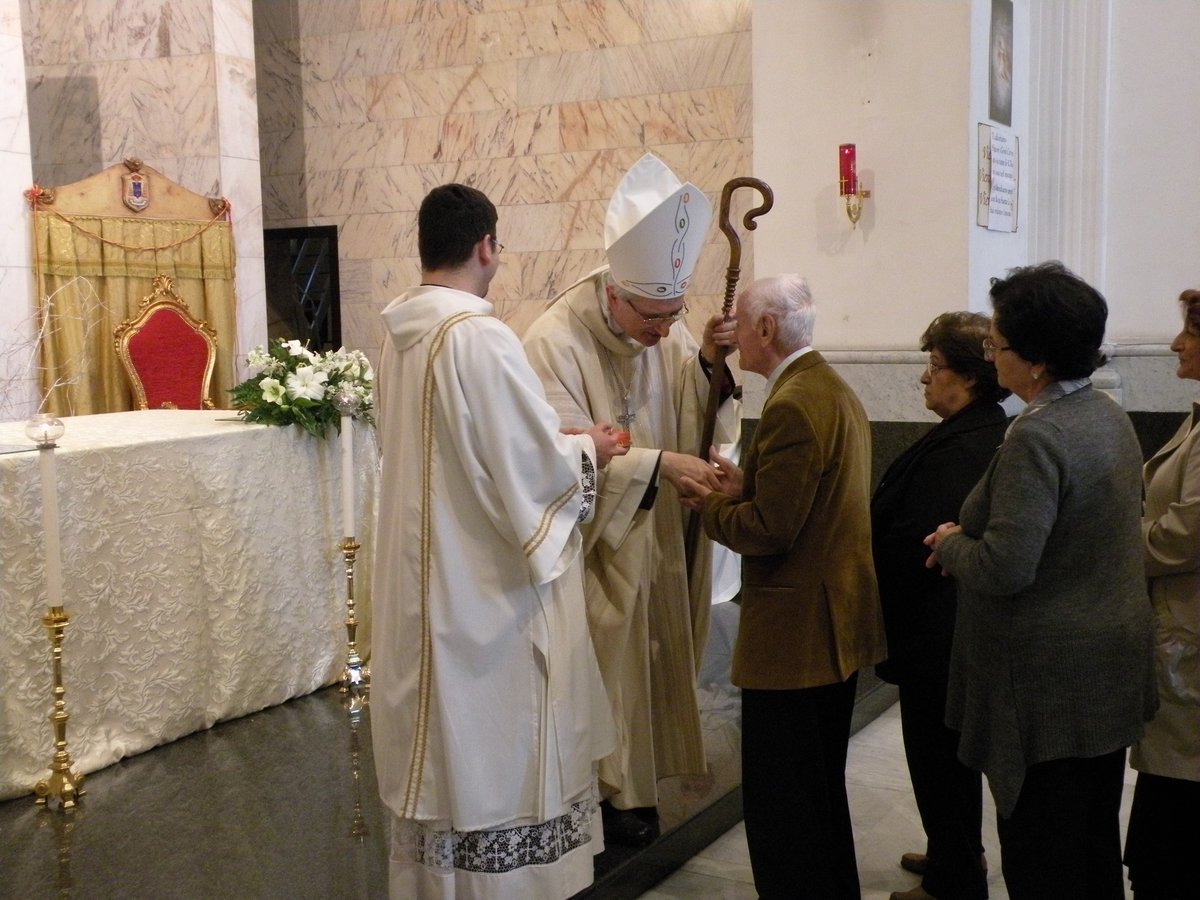19-04-2013-unzione-malati-00018.JPG