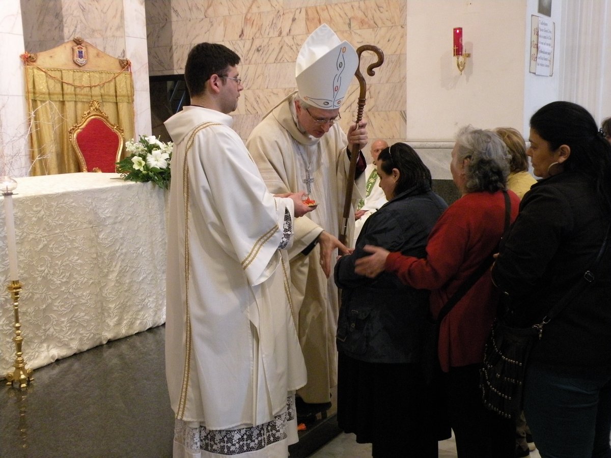 19-04-2013-unzione-malati-00021.JPG