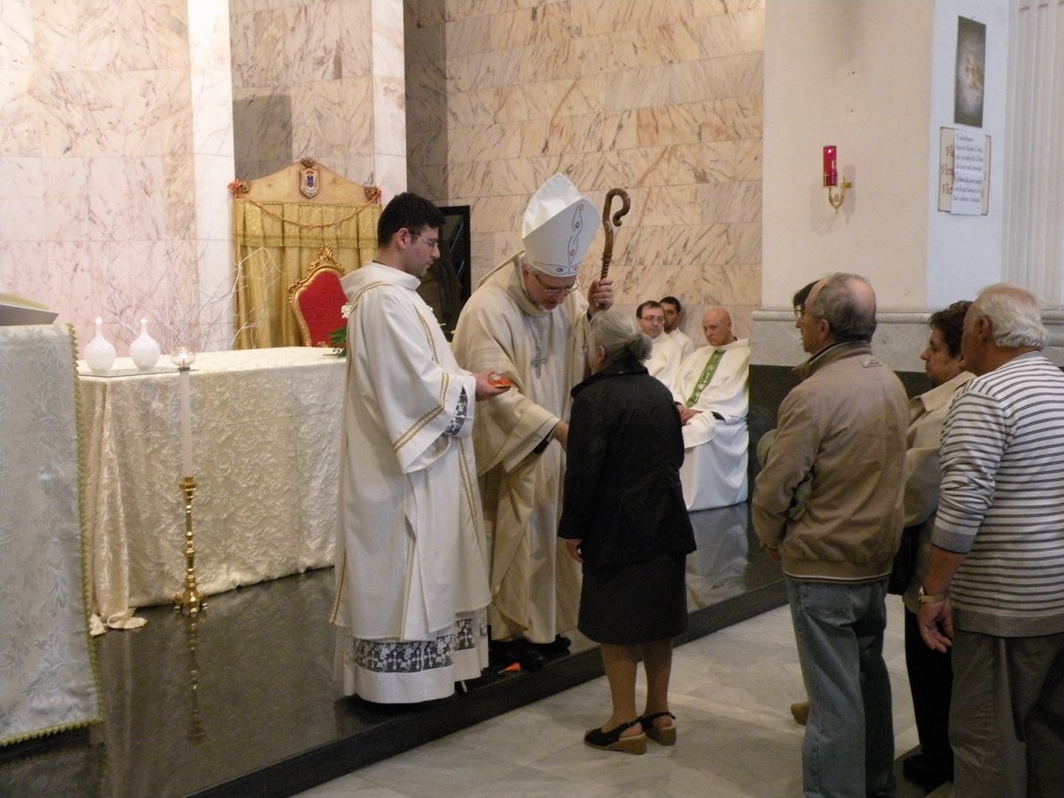19-04-2013-unzione-malati-00024.JPG