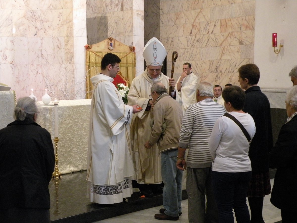 19-04-2013-unzione-malati-00025.JPG