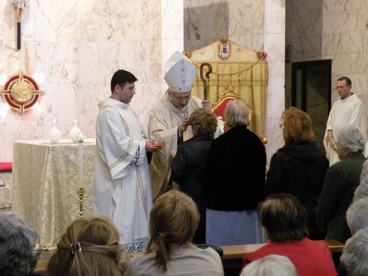 19-04-2013-unzione-malati-00026.JPG
