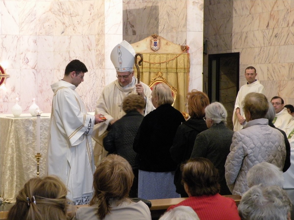 19-04-2013-unzione-malati-00027.JPG