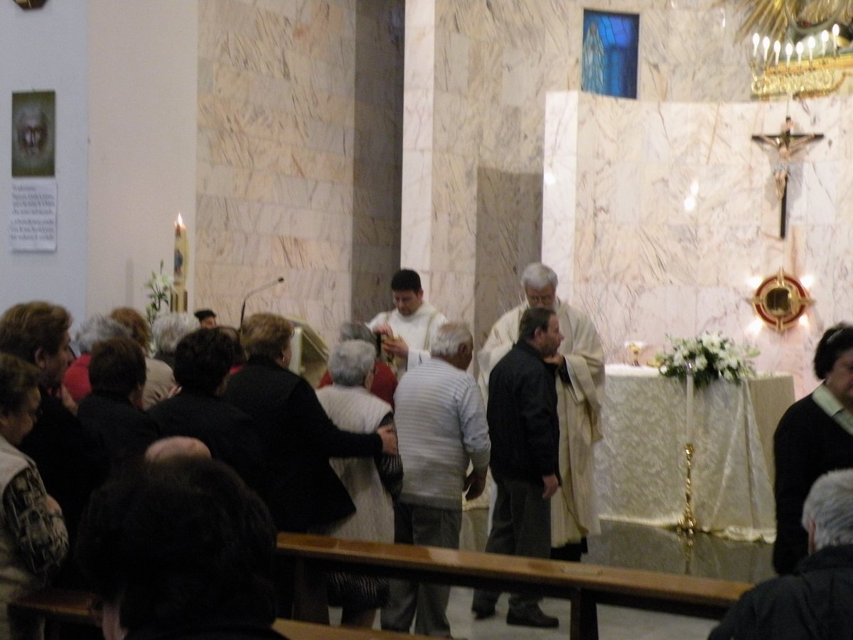 19-04-2013-unzione-malati-00041.JPG