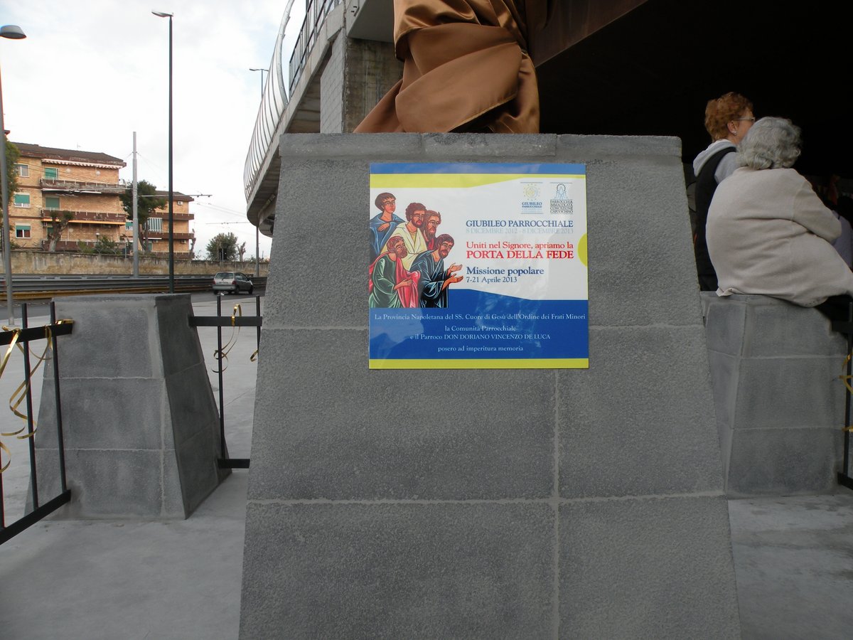 20-04-2013-piazza-capodichino-00026.JPG