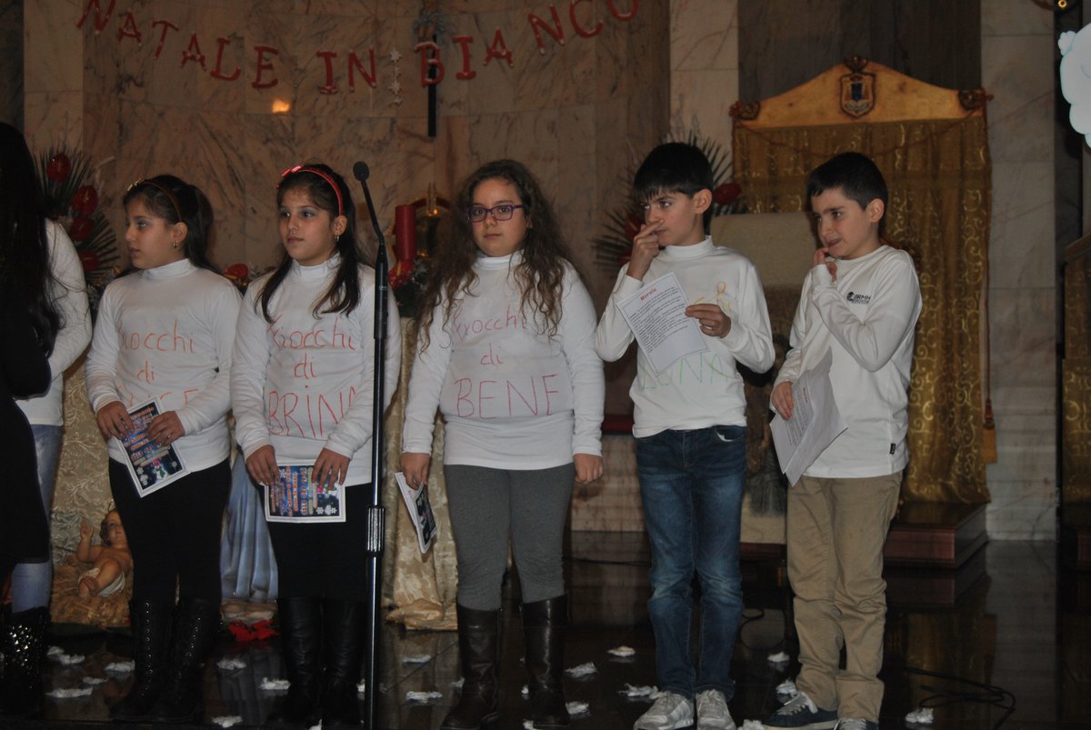 26-12-2013-recita-natale-bimbi (15).JPG