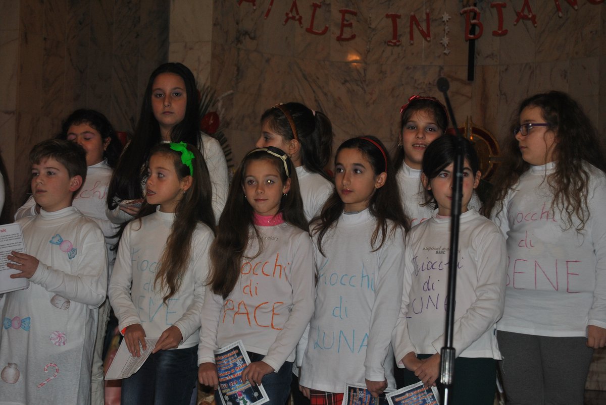 26-12-2013-recita-natale-bimbi (22).JPG