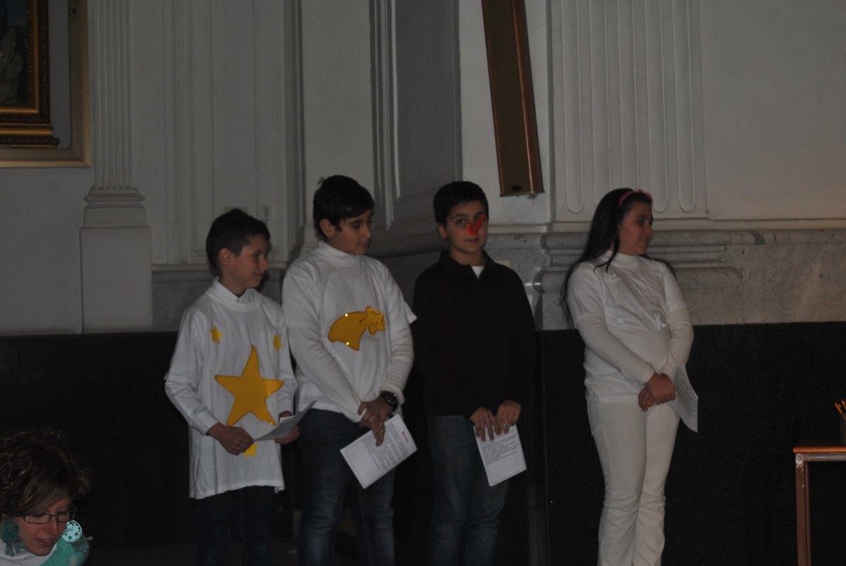 26-12-2013-recita-natale-bimbi (25).JPG