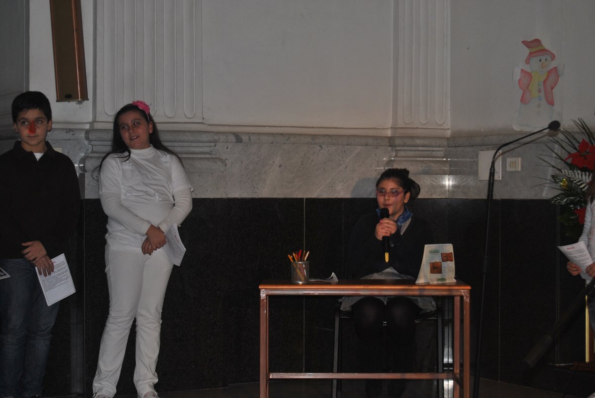 26-12-2013-recita-natale-bimbi (26).JPG