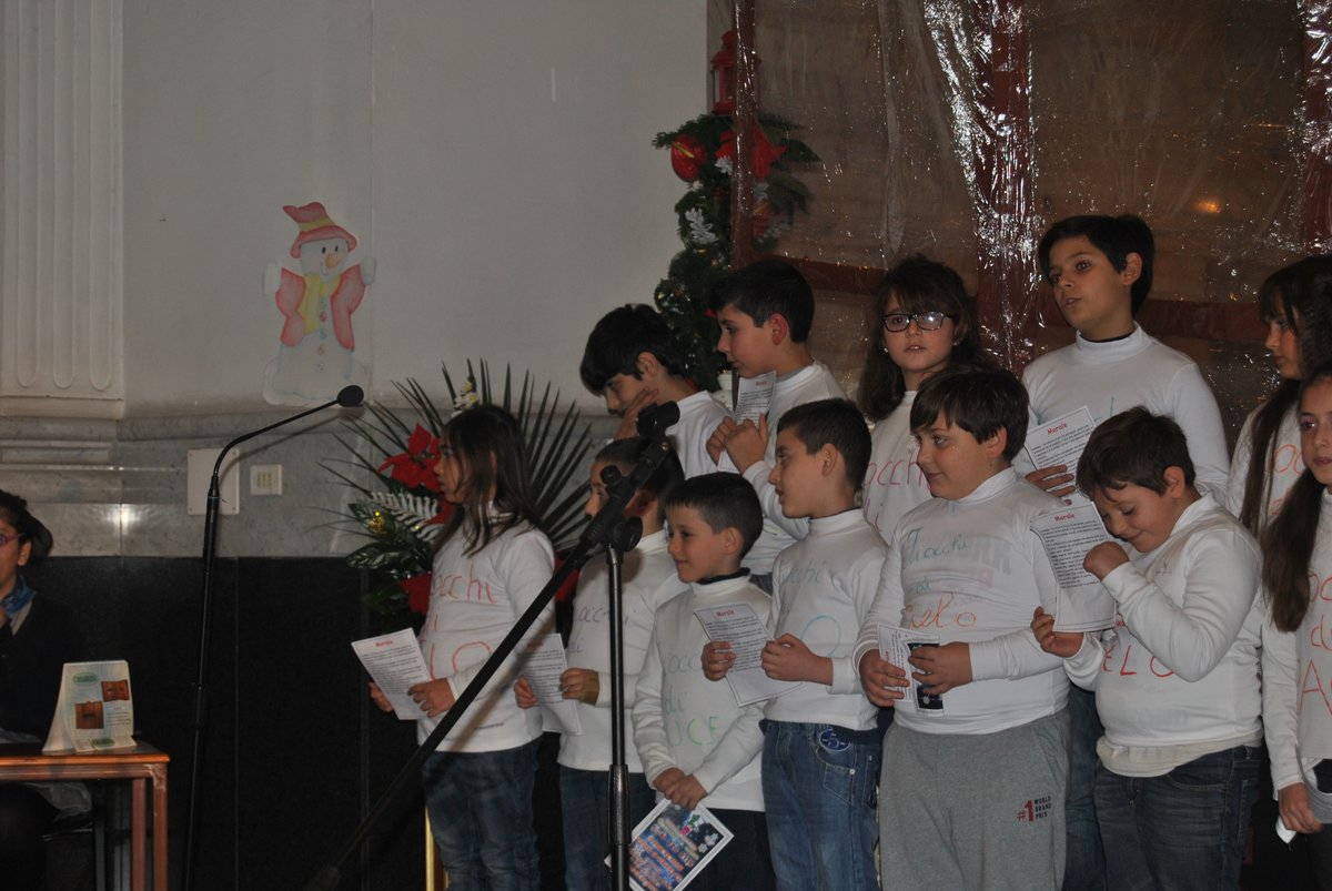 26-12-2013-recita-natale-bimbi (27).JPG