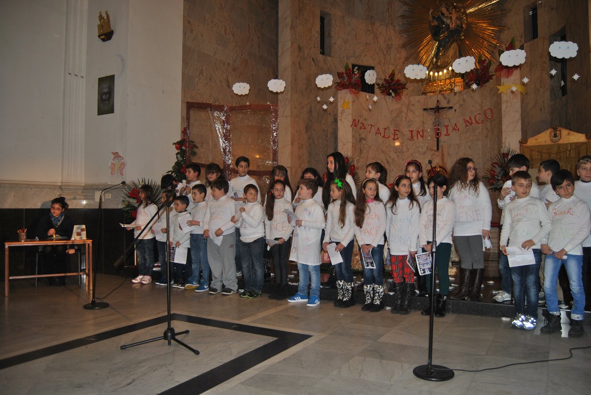 26-12-2013-recita-natale-bimbi (30).JPG