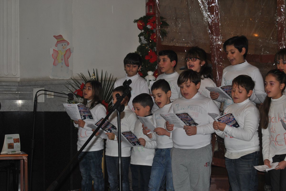 26-12-2013-recita-natale-bimbi (38).JPG