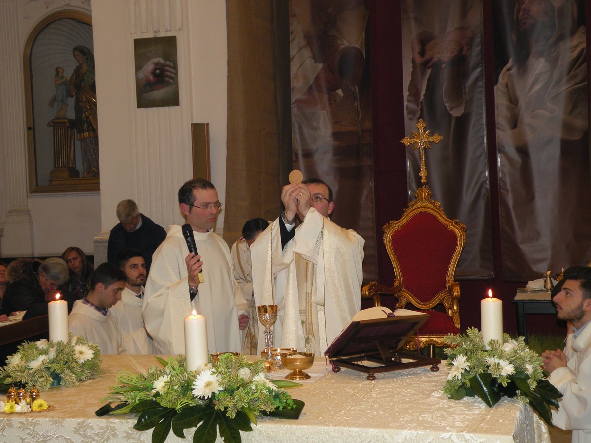 17-04-2014-giovedi-santo-00030.JPG
