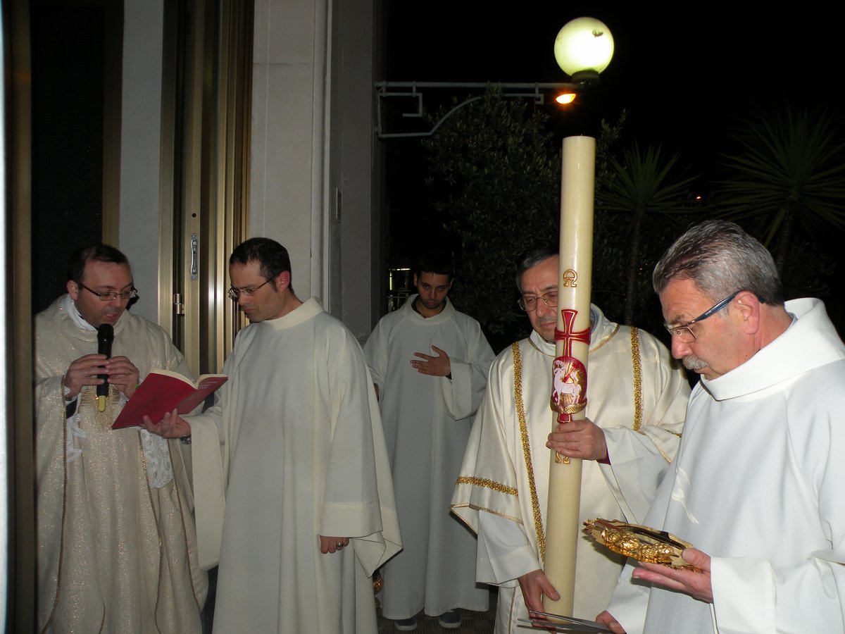 20-04-2014-veglia-pasquale-00005.JPG