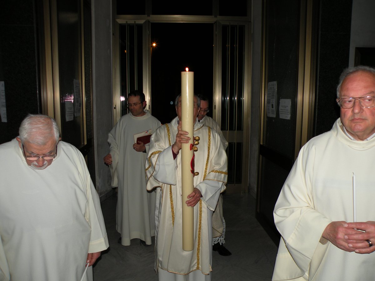 20-04-2014-veglia-pasquale-00010.JPG