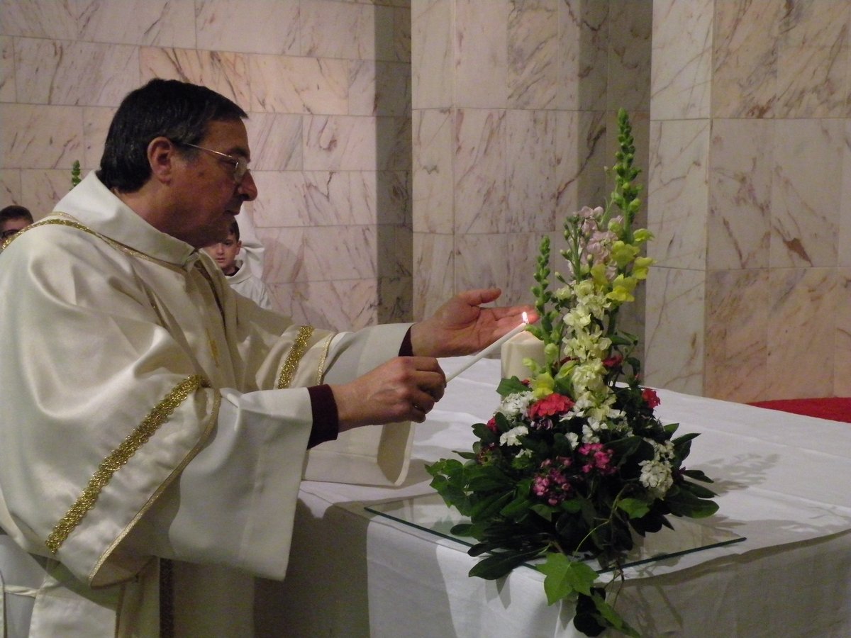 20-04-2014-veglia-pasquale-00027.JPG
