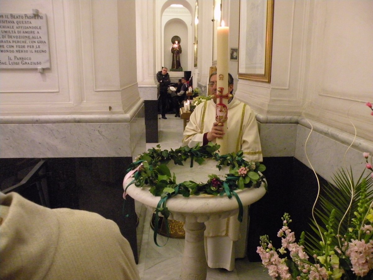 20-04-2014-veglia-pasquale-00067.JPG