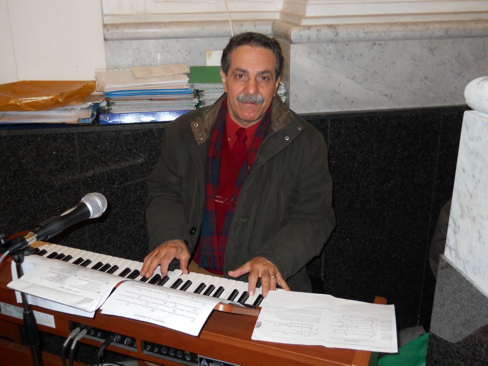 25-12-2011-messa-natale-ore-12-0016