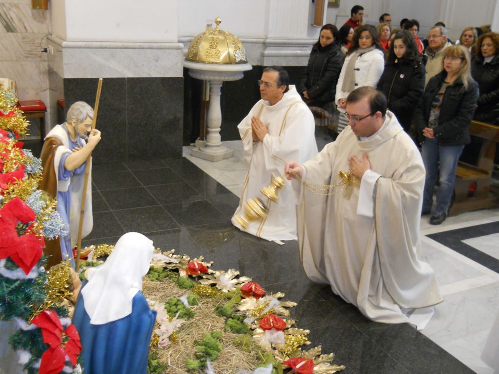 25-12-2011-messa-natale-ore-12-0037