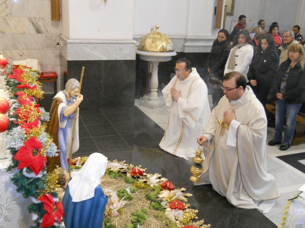 25-12-2011-messa-natale-ore-12-0038