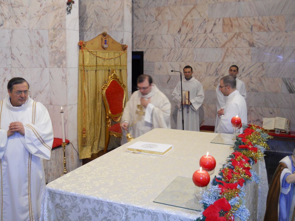 25-12-2011-messa-natale-ore-12-0041
