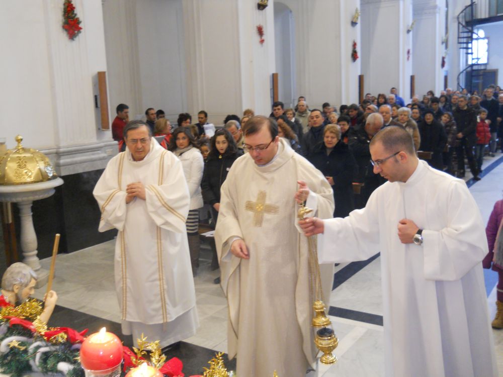 25-12-2011-messa-natale-ore-12-0043