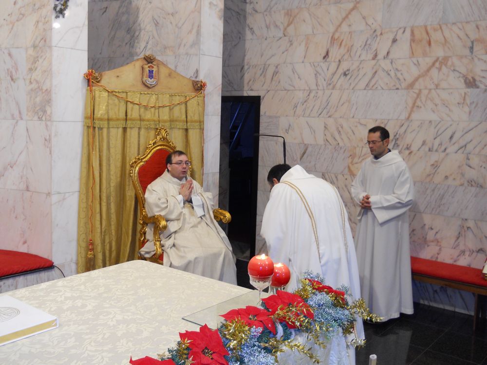 25-12-2011-messa-natale-ore-12-0056