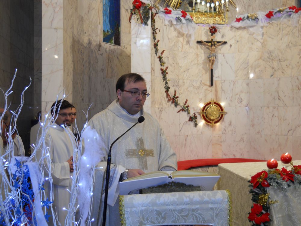 25-12-2011-messa-natale-ore-12-0063