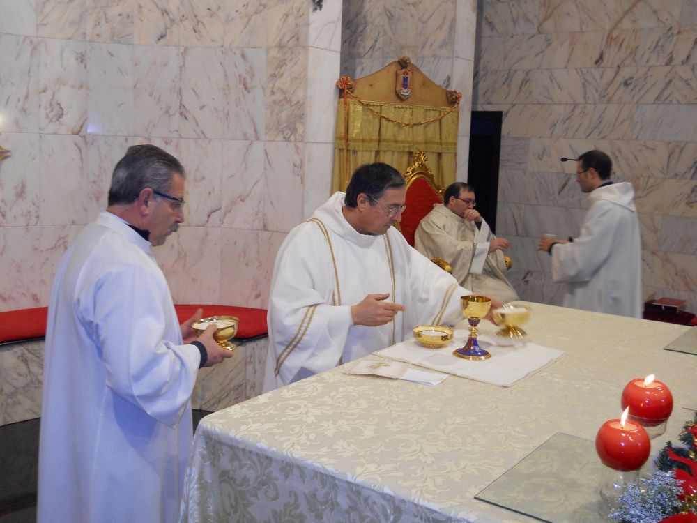 25-12-2011-messa-natale-ore-12-0067
