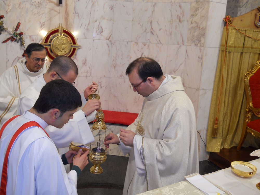 25-12-2011-messa-natale-ore-12-0070