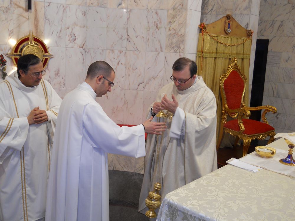 25-12-2011-messa-natale-ore-12-0071