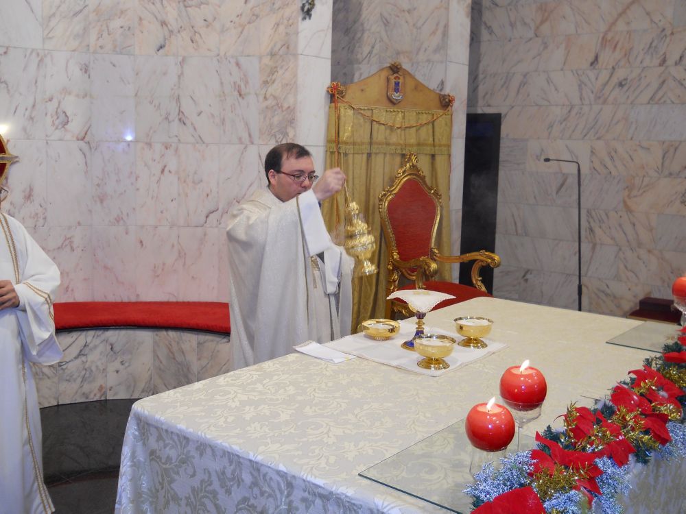 25-12-2011-messa-natale-ore-12-0073