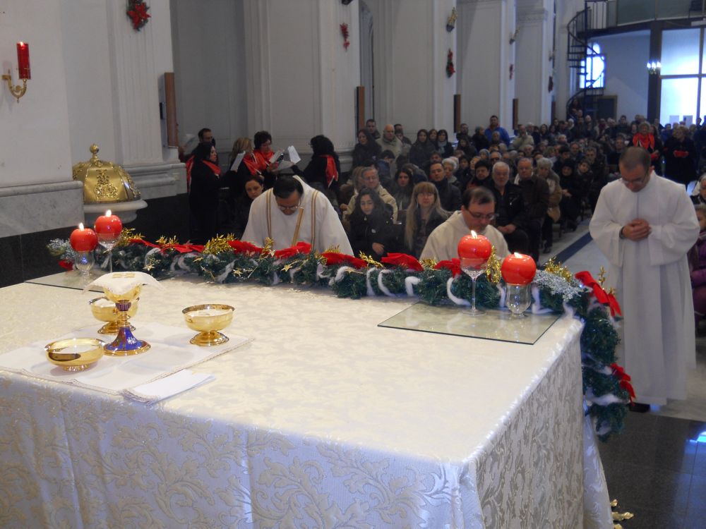 25-12-2011-messa-natale-ore-12-0075
